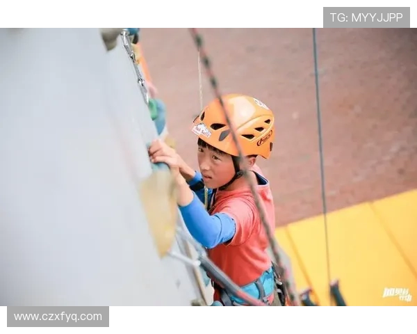 重庆攀岩队耐力对比深度剖析与训练策略探讨 重庆攀岩队耐力对比深度剖析与训练策略探讨