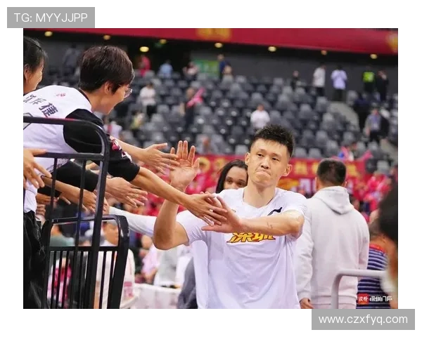 周鹏:从篮球场上的传奇到生活中的榜样,激励年轻一代追梦之路 周鹏:从篮球场上的传奇到生活中的榜样,激励年轻一代追梦之路